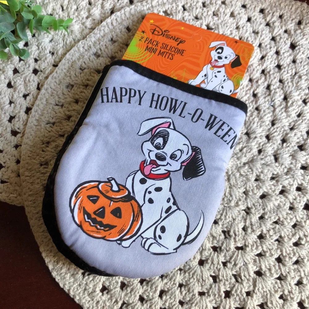 Disney Halloween 101 Dalmatians HAPPY HOWL-O-WEEN Oven Mitts